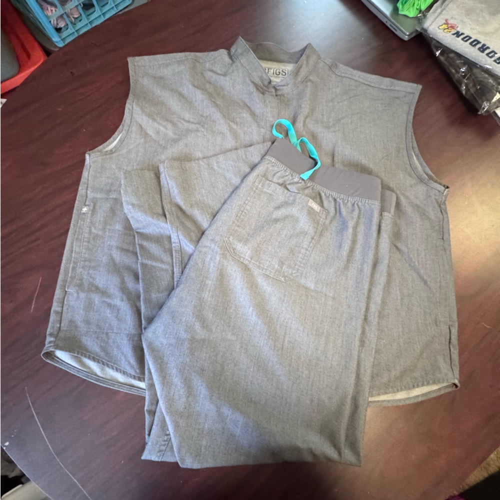 Figs Sleeveless Tunic Top & Pant Set